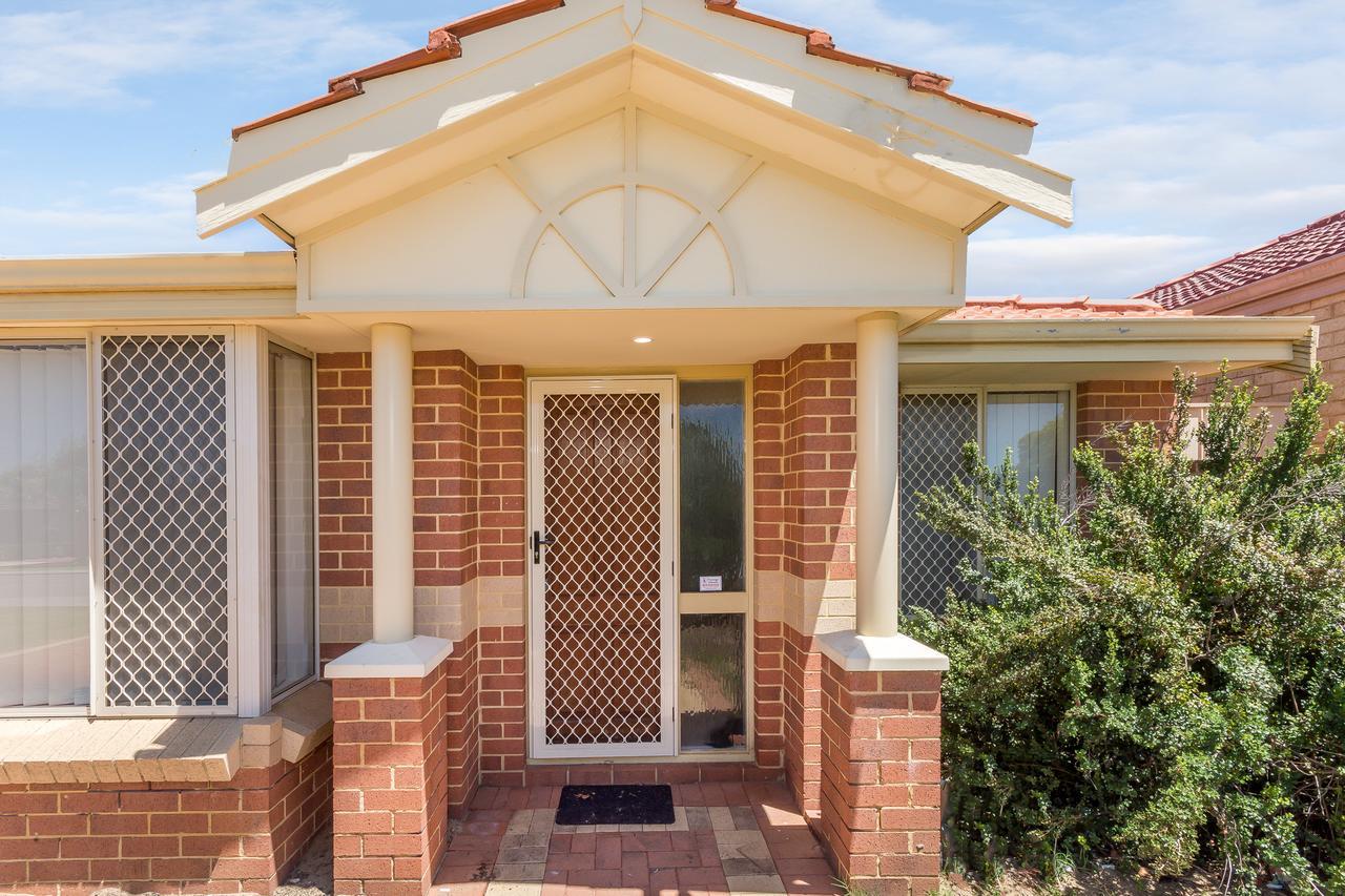 City Heights Perth Bagian luar foto